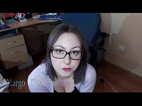 ❤️ 안경을 쓴 섹시한 여자가 카메라에 딜도를 빤다. ️❌ 창녀 우리 ko.pornsexphoto.ru ❌️