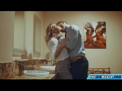 ❤️ 공공 화장실에서 가슴이 큰 금발이 당신을 유혹 할 때 ️❌ 창녀 우리 ko.pornsexphoto.ru ❌️